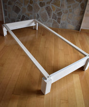 Carica l'immagine nel visualizzatore di Gallery, Supporto per lettino montessoriano