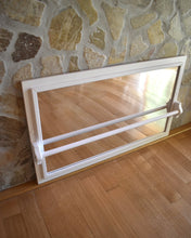 Carica l'immagine nel visualizzatore di Gallery, Specchio montessoriano