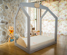 Carica l&#39;immagine nel visualizzatore di Gallery, Lettino Montessori Home
